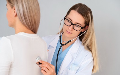 Осмотр пациента - Квинмед