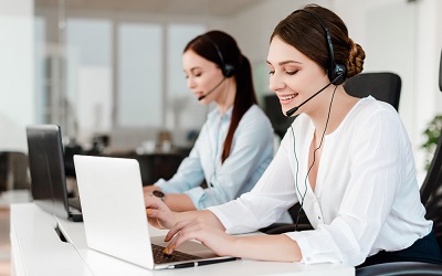 Регистратор записывает личные данные о человеке - Квинмед